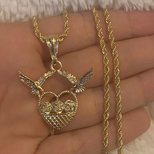 Rope chain with love doves charm