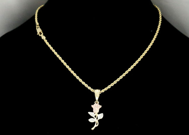 Rope chain with rose gold rose charm