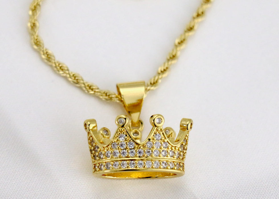 Rope chain with diamond king crown charm
