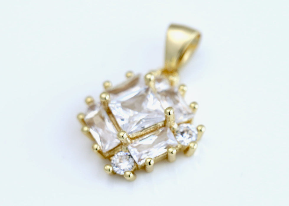 Figaro chain with diamond square charm