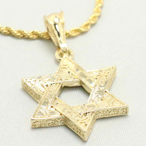 Rope chain with thick star of david charm