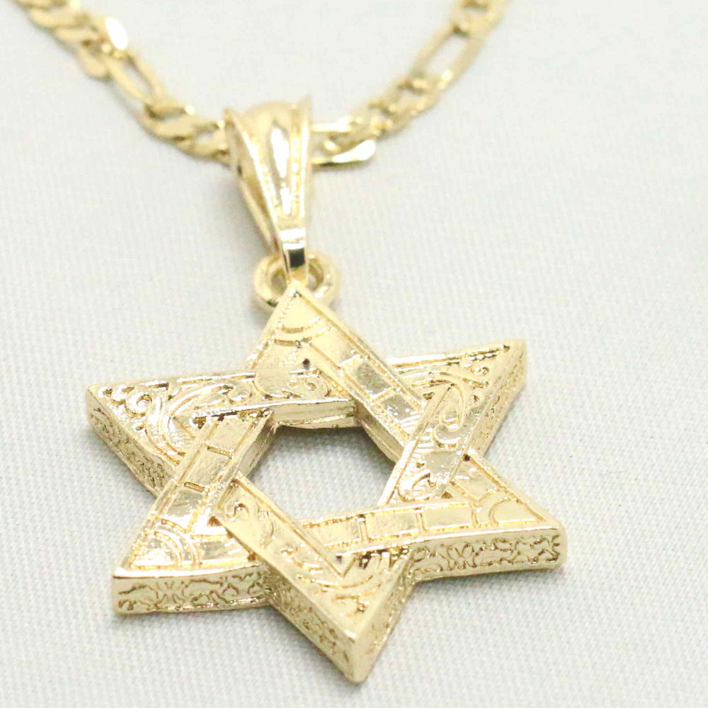 Figaro chain with thick star of david charm