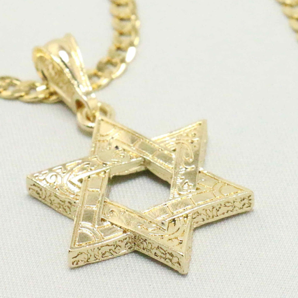 Cuban chain with thick star of david charm
