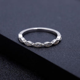 Scalloped Moissanite Wedding Band
