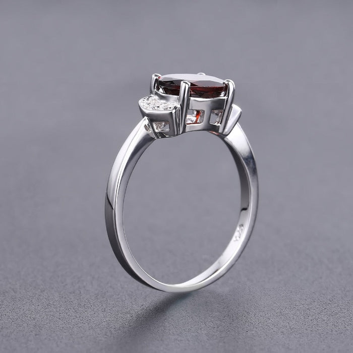 Vintage Silver Ring with 2.21Ct Natural Garnet Stone