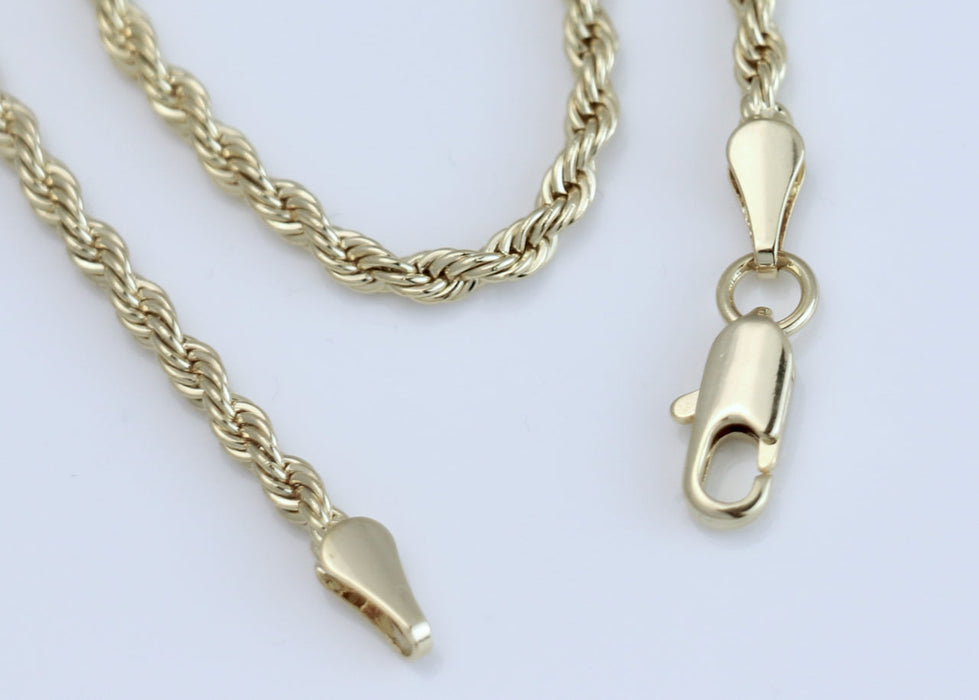 Rope chain with square diamond charm